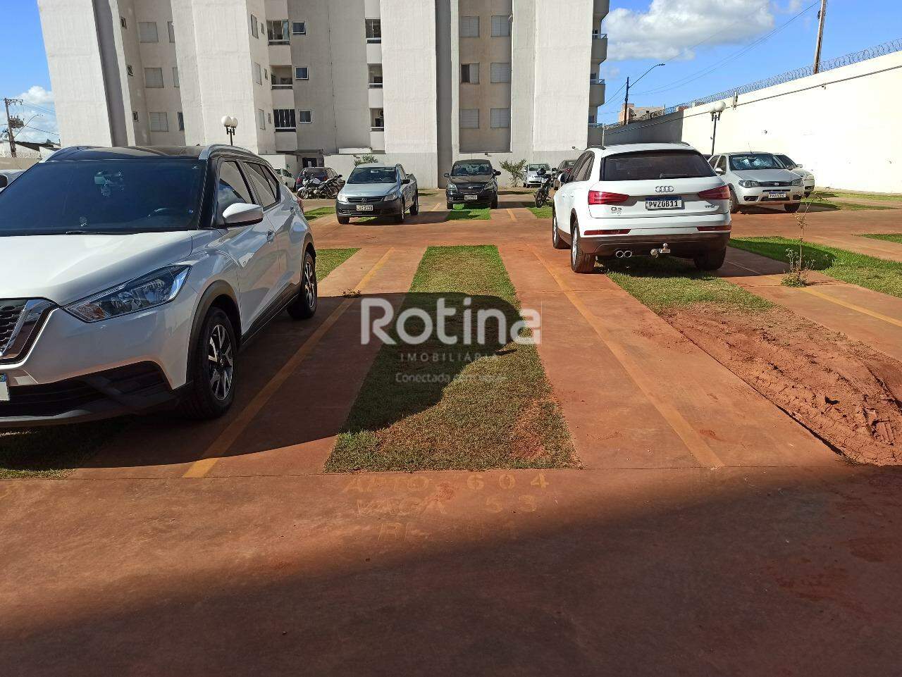 Apartamento para alugar, 2 quartos em Uberlândia no bairro Jardim Brasília no valor de R$ 950,00 - Rotina Imobiliária: 