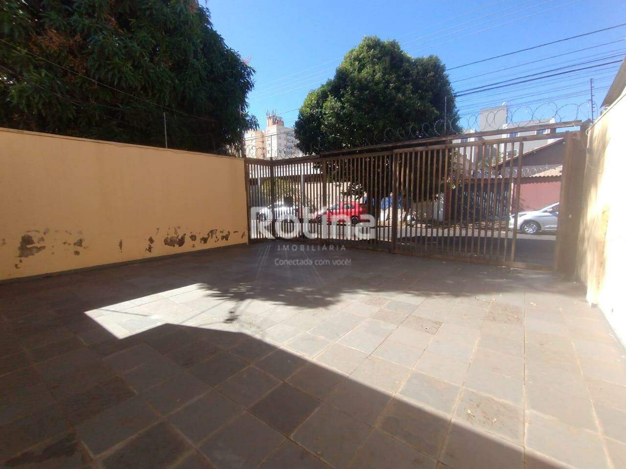 Casa para alugar, 2 quartos em Uberlândia no bairro Martins no valor de R$ 1.600,00 - Rotina Imobiliária: 