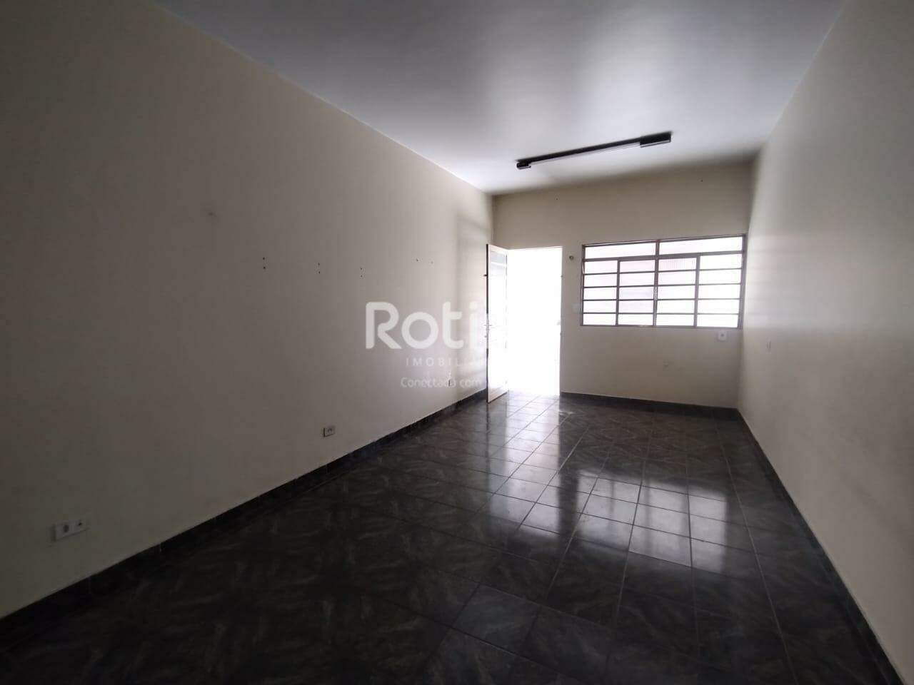 Casa para alugar, 2 quartos em Uberlândia no bairro Martins no valor de R$ 1.600,00 - Rotina Imobiliária: 