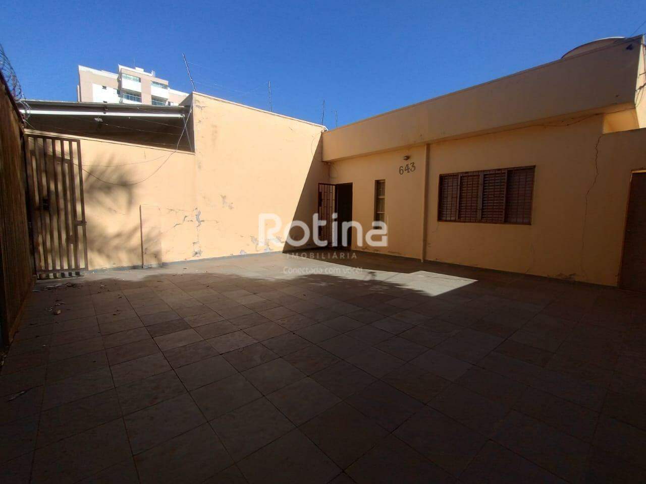 Casa para alugar, 2 quartos em Uberlândia no bairro Martins no valor de R$ 1.600,00 - Rotina Imobiliária: 