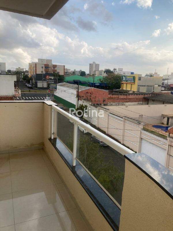 Apartamento para alugar, 3 quartos em Uberlândia no bairro Santa Mônica no valor de R$ 3.000,00 - Rotina Imobiliária: 
