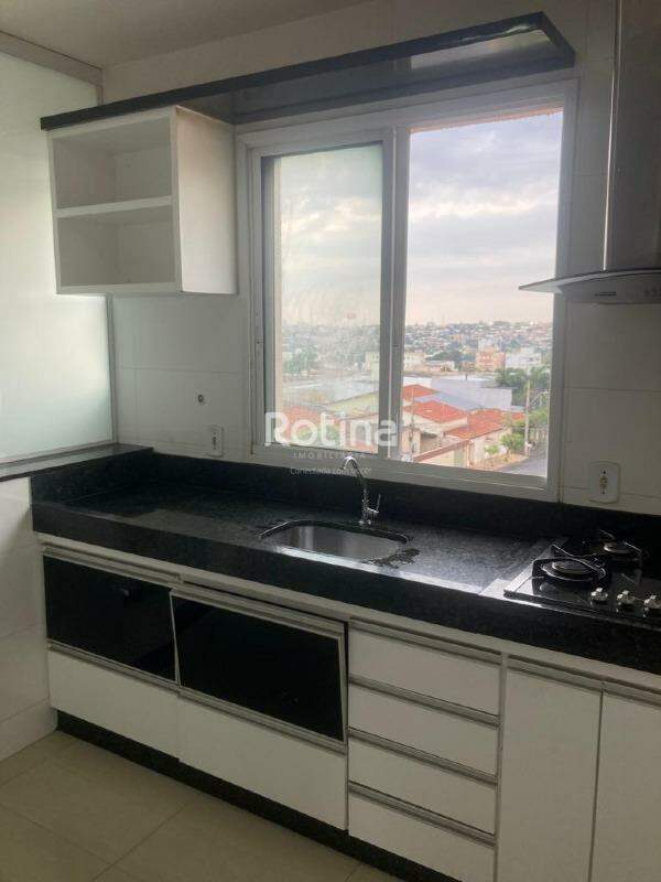 Apartamento para alugar, 3 quartos em Uberlândia no bairro Santa Mônica no valor de R$ 3.000,00 - Rotina Imobiliária: 