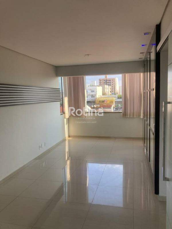 Apartamento para alugar, 3 quartos em Uberlândia no bairro Santa Mônica no valor de R$ 3.000,00 - Rotina Imobiliária: 