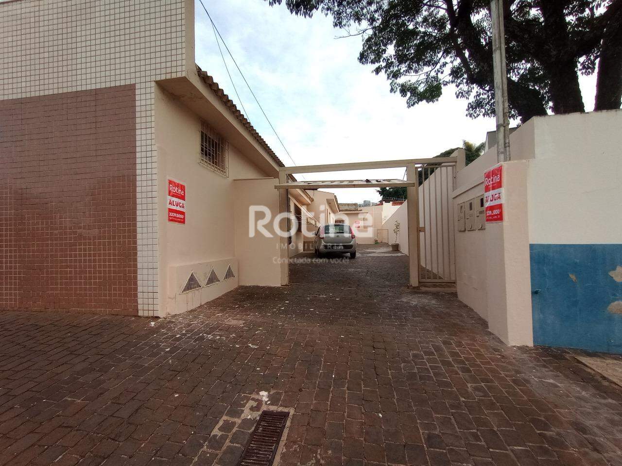 Casa para alugar, 2 quartos em Uberlândia no bairro Santa Mônica no valor de R$ 1.400,00 - Rotina Imobiliária: 