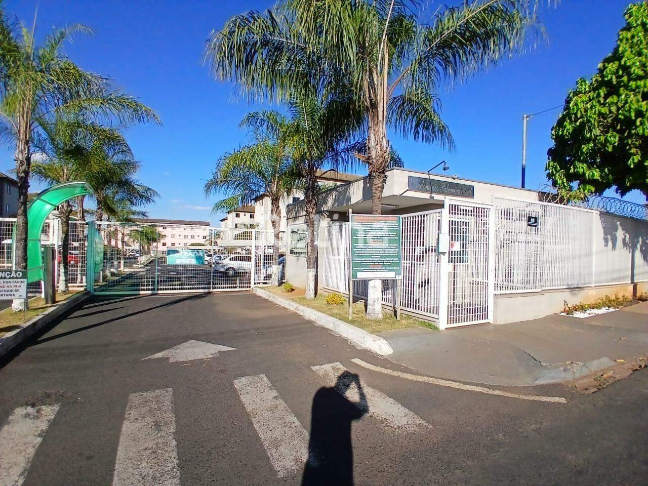 Apartamento para alugar, 2 quartos em Uberlândia no bairro Mansour no valor de R$ 750,00 - Rotina Imobiliária: 