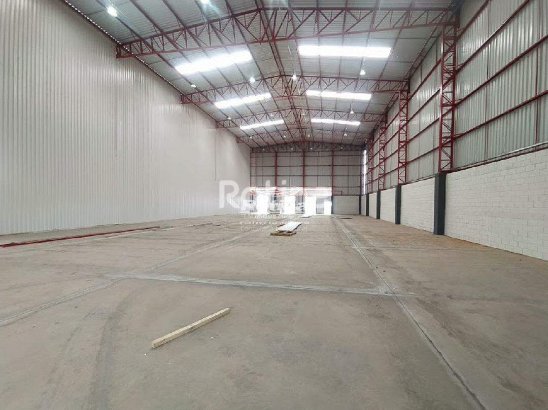 Galpão para alugar, em Uberlândia no bairro Distrito Industrial no valor de R$ 25.000,00 - Rotina Imobiliária: 