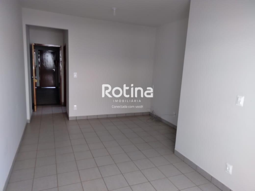 Apartamento para alugar, 3 quartos em Uberlândia no bairro Martins no valor de R$ 1.800,00 - Rotina Imobiliária: 