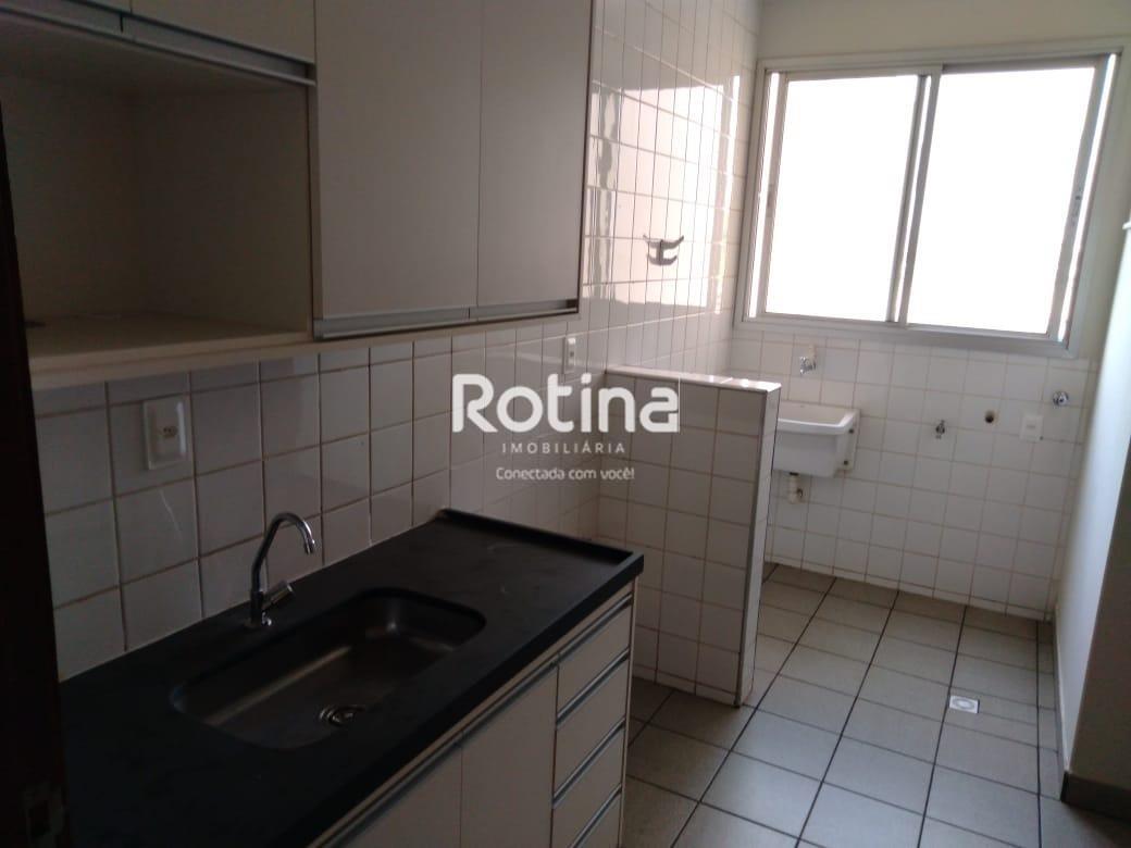 Apartamento para alugar, 3 quartos em Uberlândia no bairro Martins no valor de R$ 1.800,00 - Rotina Imobiliária: 