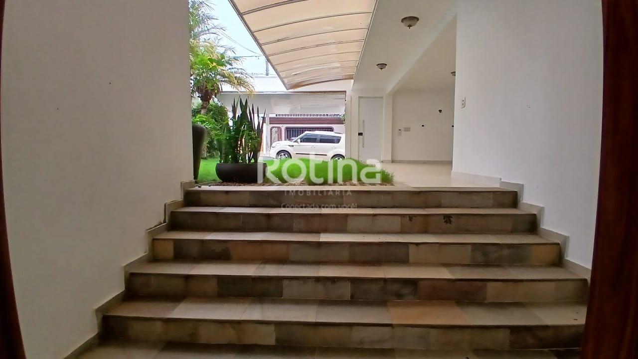 Casa para alugar, 3 quartos em Uberlândia no bairro Tabajaras no valor de R$ 6.500,00 - Rotina Imobiliária: 