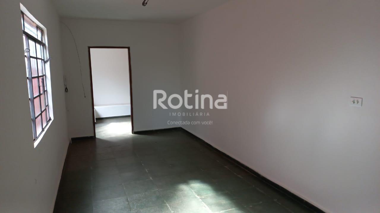 Casa para alugar, 3 quartos em Uberlândia no bairro Tabajaras no valor de R$ 2.500,00 - Rotina Imobiliária: 