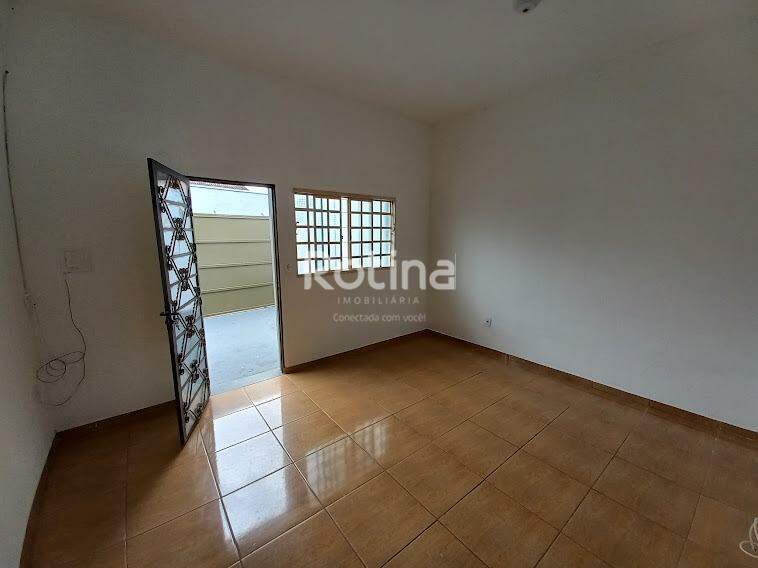Casa para alugar, 3 quartos em Uberlândia no bairro Jardim Europa no valor de R$ 1.400,00 - Rotina Imobiliária: 