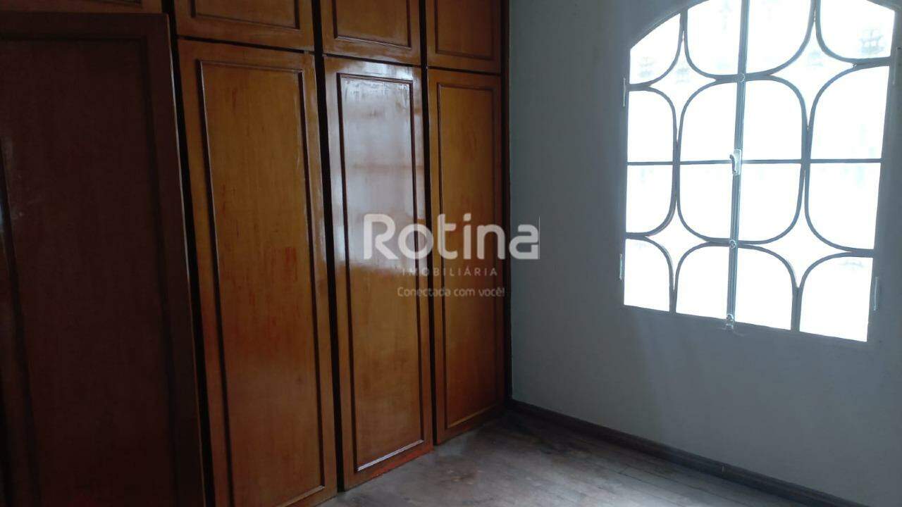 Casa para alugar, 4 quartos em Uberlândia no bairro Umuarama no valor de R$ 4.200,00 - Rotina Imobiliária: 