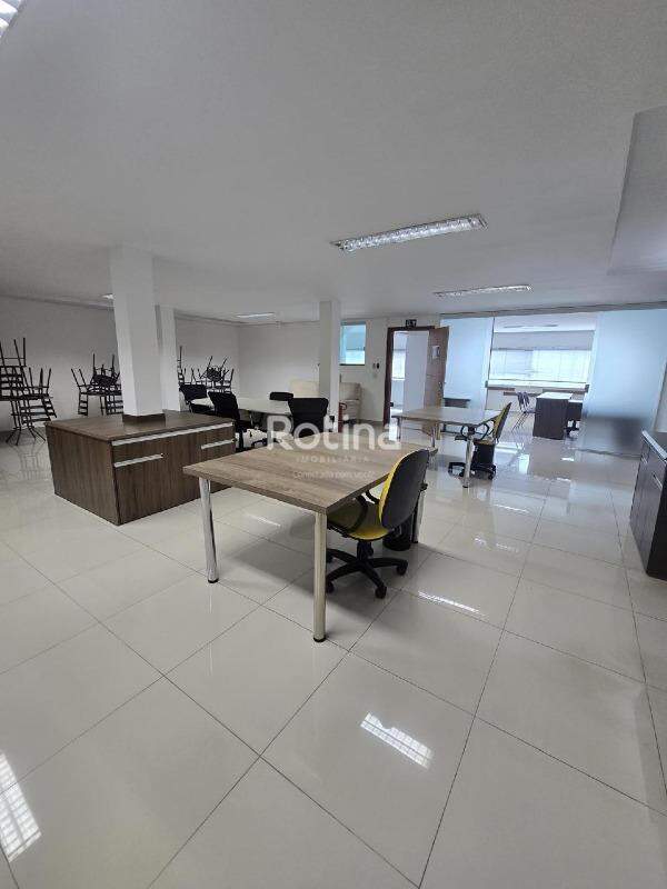 Prédio Inteiro para alugar, em Uberlândia no bairro Brasil no valor de R$ 25.000,00 - Rotina Imobiliária: 
