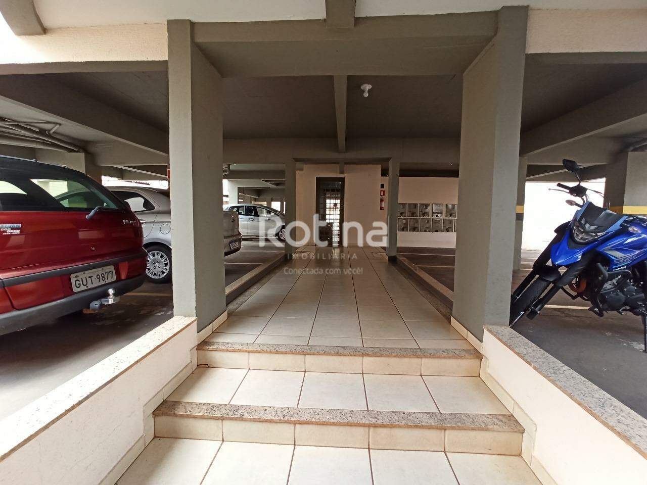 Apartamento para alugar, 2 quartos em Uberlândia no bairro Patrimônio no valor de R$ 1.800,00 - Rotina Imobiliária: 