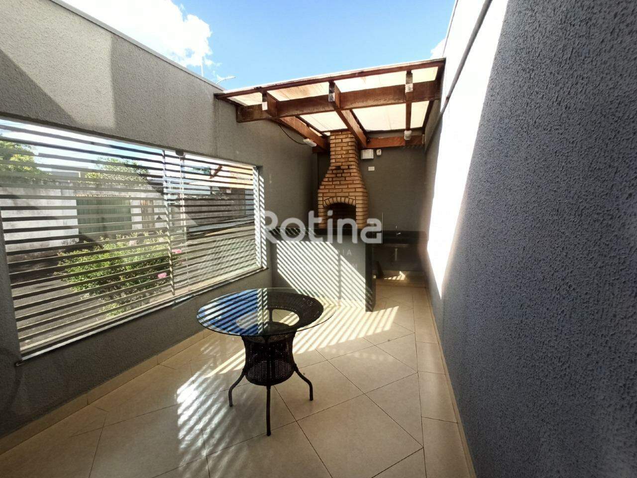 Apartamento para alugar, 2 quartos em Uberlândia no bairro Aclimação no valor de R$ 1.600,00 - Rotina Imobiliária: 
