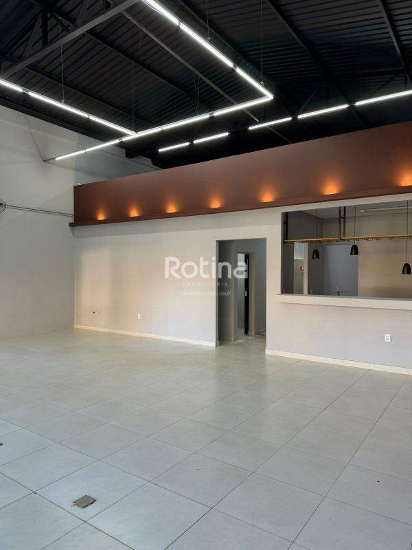Loja para alugar, em Uberlândia no bairro Granada no valor de R$ 6.500,00 - Rotina Imobiliária: 