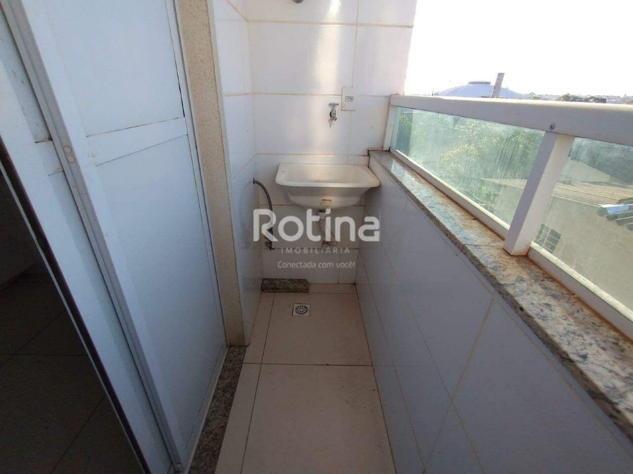 Apartamento para alugar, 2 quartos em Uberlândia no bairro Segismundo Pereira no valor de R$ 1.200,00 - Rotina Imobiliária: 