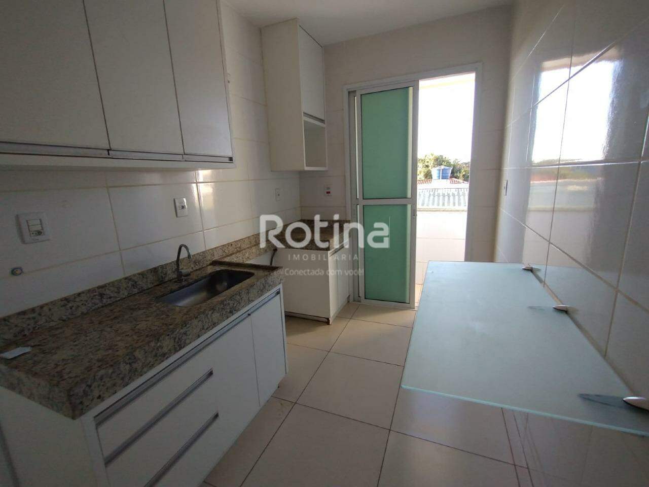 Apartamento para alugar, 2 quartos em Uberlândia no bairro Segismundo Pereira no valor de R$ 1.200,00 - Rotina Imobiliária: 