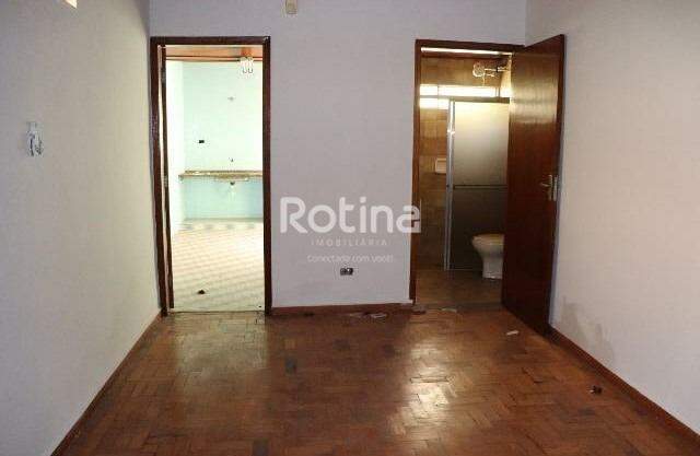 Casa para alugar, 3 quartos em Uberlândia no bairro Martins no valor de R$ 1.800,00 - Rotina Imobiliária: 