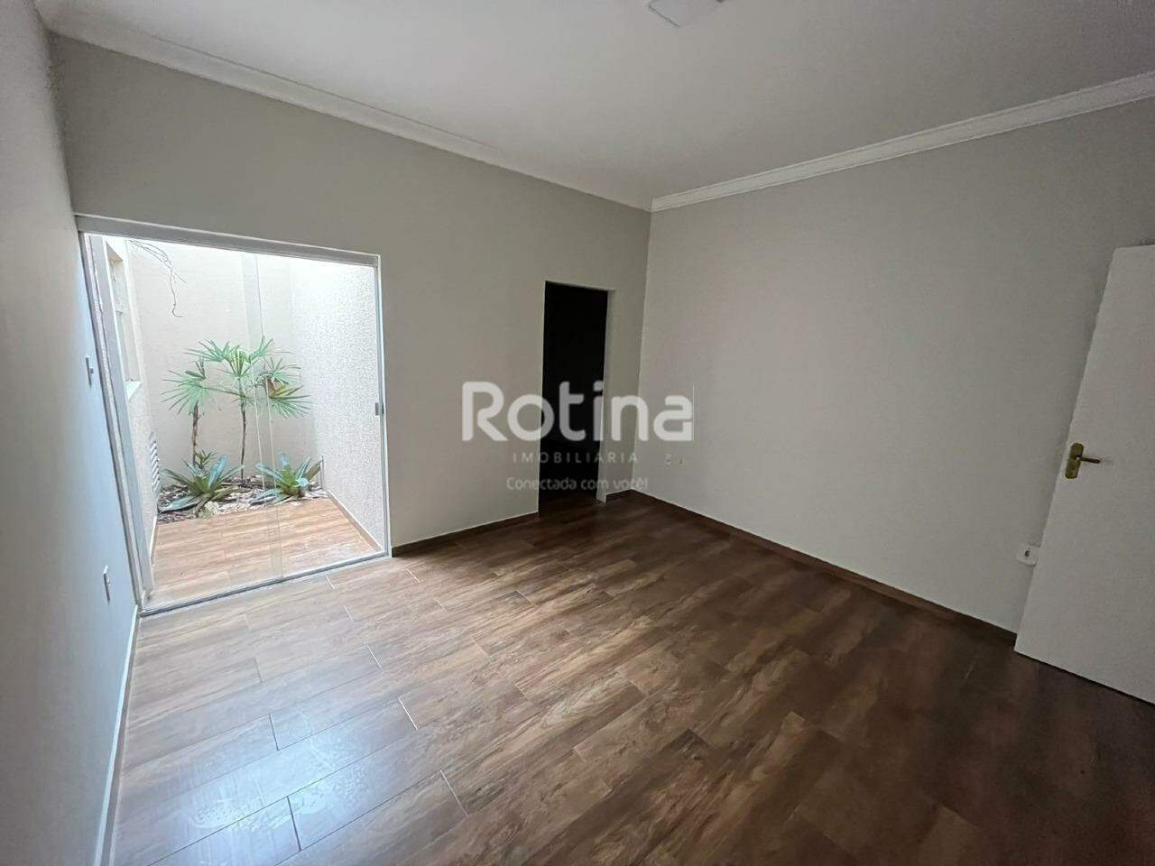 Casa para alugar, 3 quartos em Uberlândia no bairro Tubalina no valor de R$ 6.000,00 - Rotina Imobiliária: 