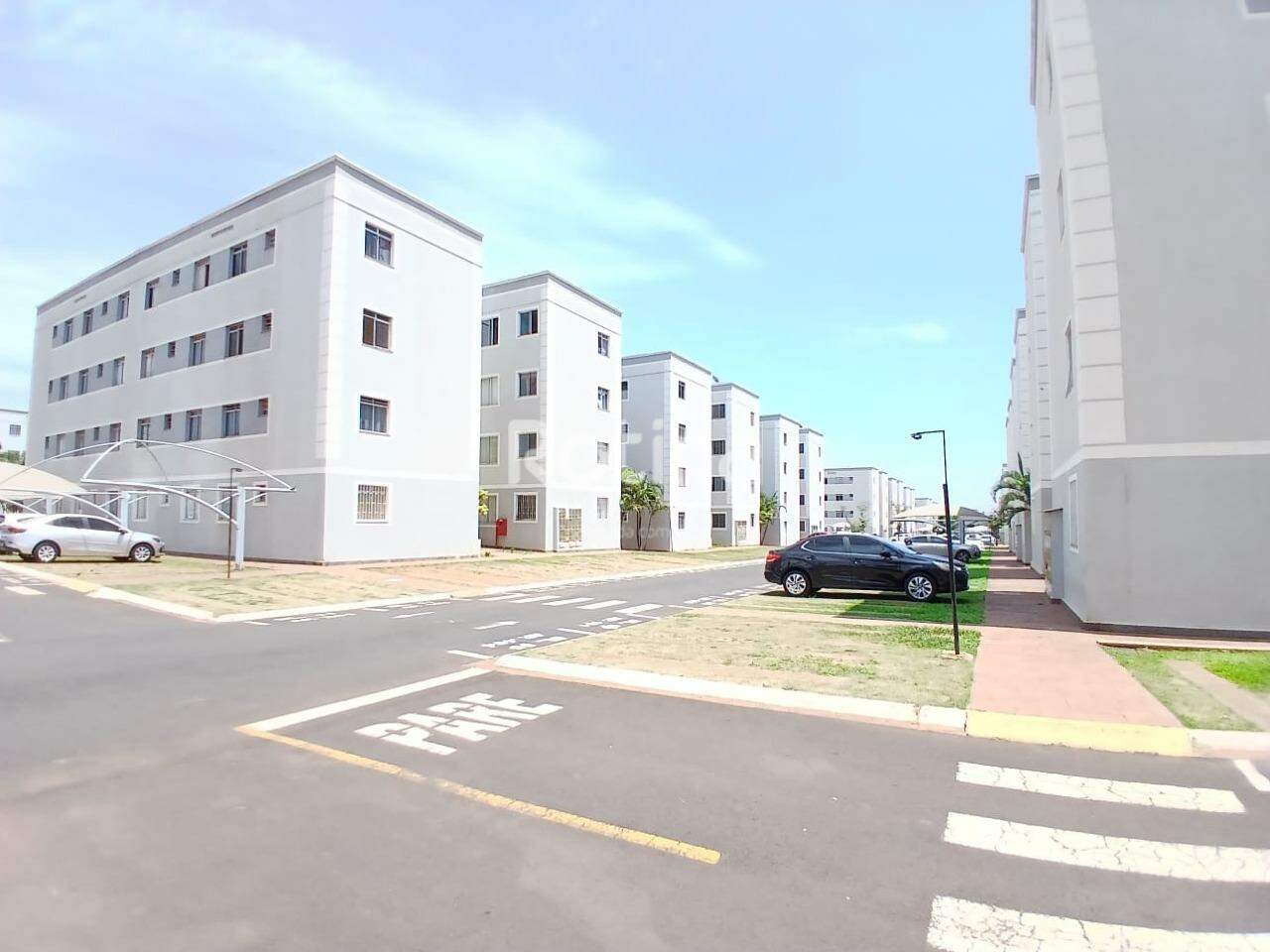 Apartamento para alugar, 2 quartos em Uberlândia no bairro Gávea Sul no valor de R$ 900,00 - Rotina Imobiliária: 