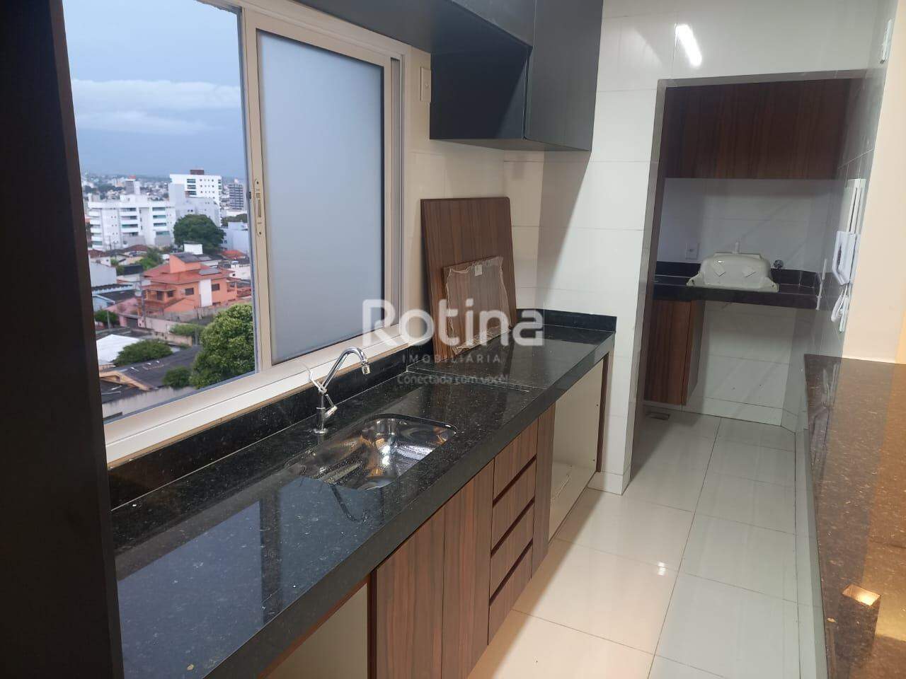 Apartamento para alugar, 3 quartos em Uberlândia no bairro Saraiva no valor de R$ 2.900,00 - Rotina Imobiliária: 