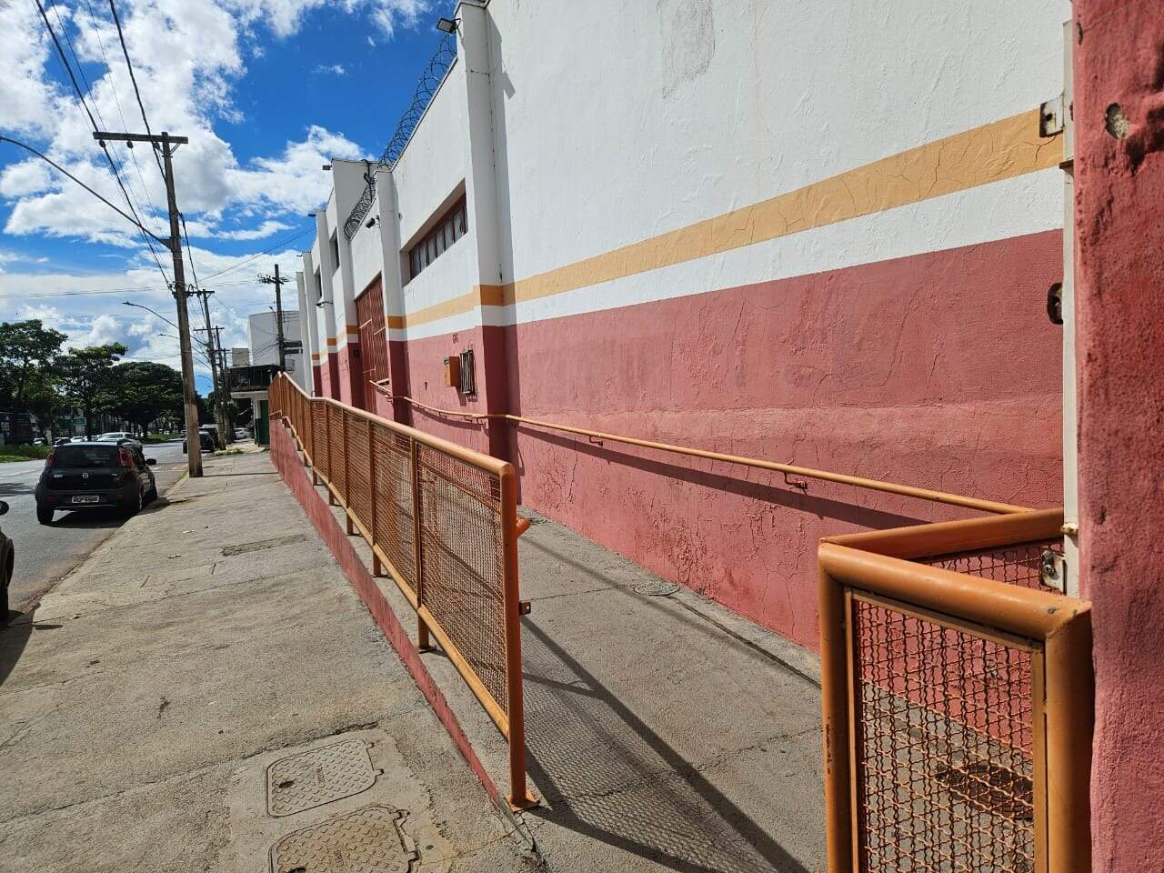 Comercial para alugar, em Uberlândia no bairro Daniel Fonseca no valor de R$ 18.000,00 - Rotina Imobiliária: 