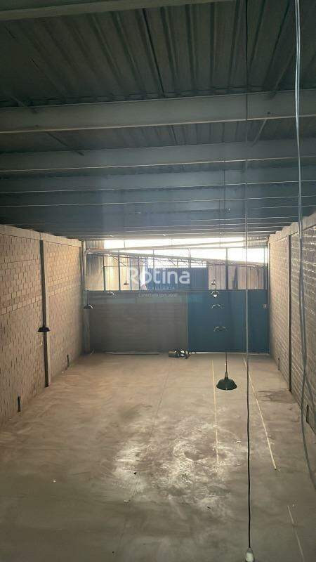 Galpão para alugar, em Uberlândia no bairro Distrito Industrial no valor de R$ 11.000,00 - Rotina Imobiliária: 