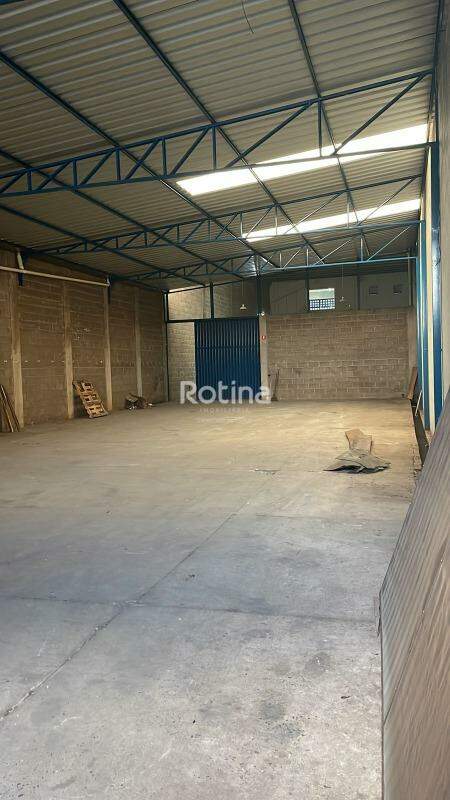 Galpão para alugar, em Uberlândia no bairro Distrito Industrial no valor de R$ 11.000,00 - Rotina Imobiliária: 