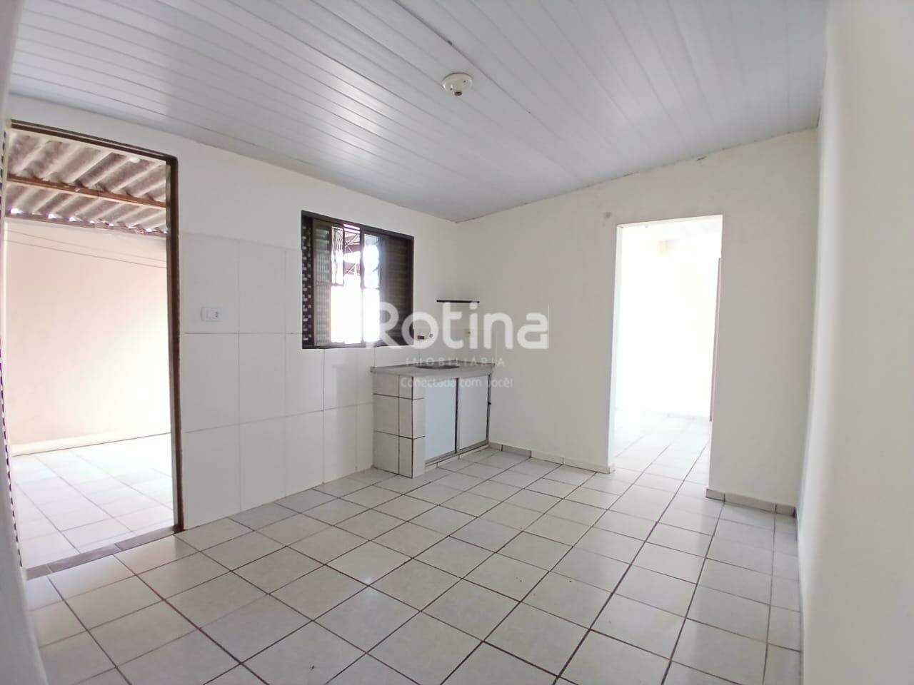 Casa para alugar, 2 quartos em Uberlândia no bairro Tibery no valor de R$ 1.000,00 - Rotina Imobiliária: 