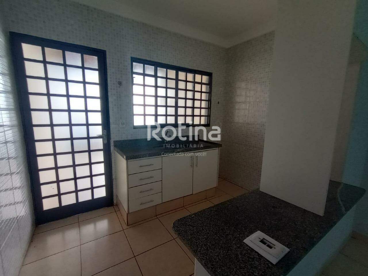 Casa para alugar, 1 quarto em Uberlândia no bairro Jardim Colina no valor de R$ 1.000,00 - Rotina Imobiliária: 