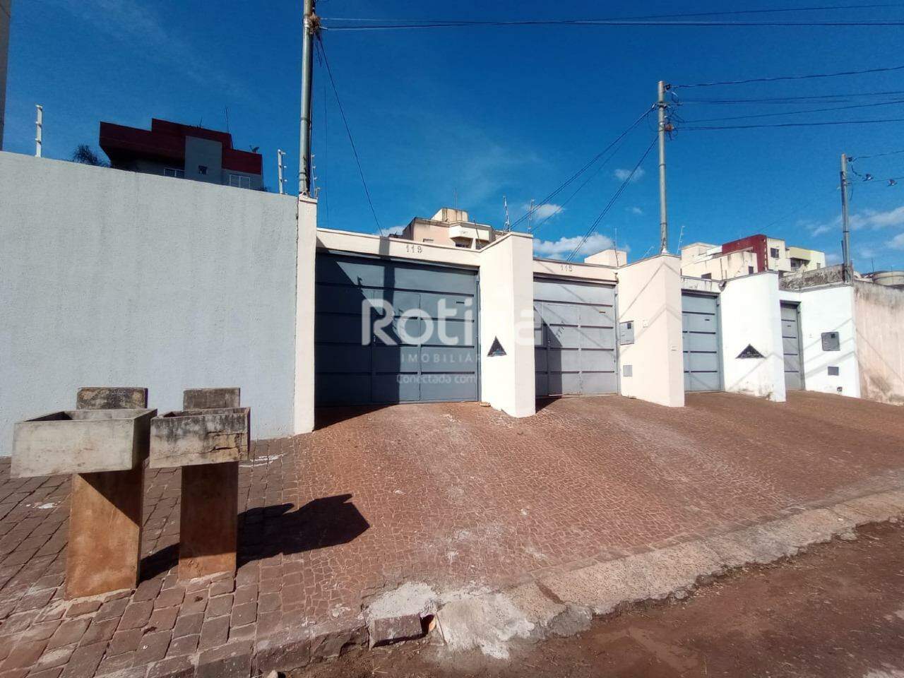 Casa para alugar, 1 quarto em Uberlândia no bairro Jardim Colina no valor de R$ 1.000,00 - Rotina Imobiliária: 