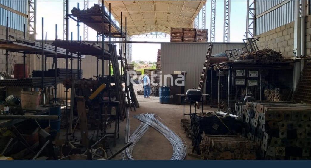 Galpão para alugar, em Uberlândia no bairro Distrito Industrial no valor de R$ 20.000,00 - Rotina Imobiliária: 