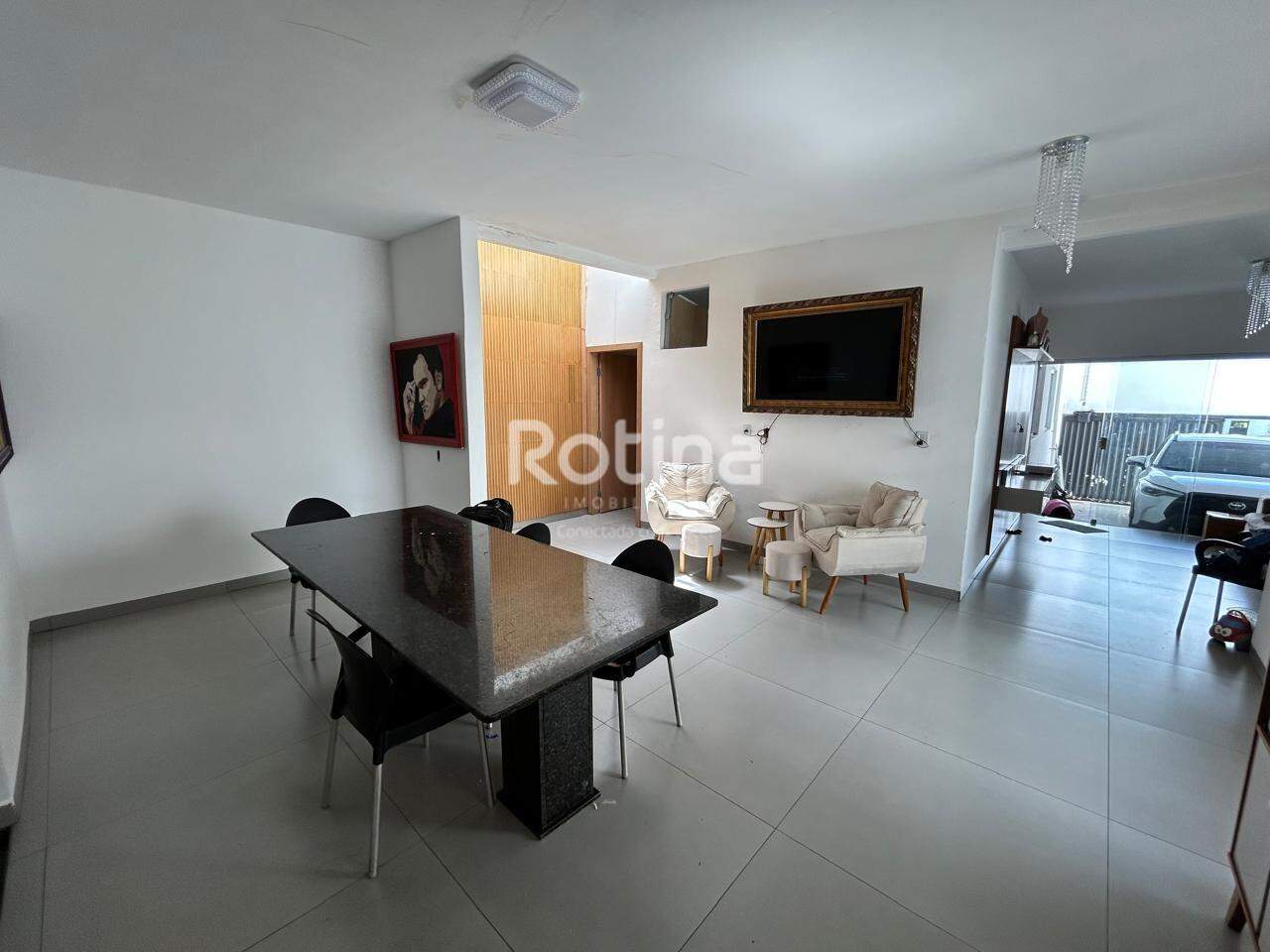 Casa para alugar, 3 quartos em Uberlândia no bairro Bom Jesus no valor de R$ 5.800,00 - Rotina Imobiliária: 