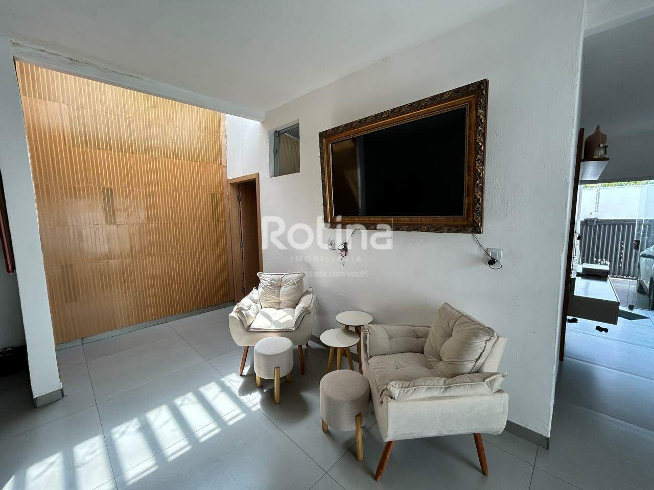 Casa para alugar, 3 quartos em Uberlândia no bairro Bom Jesus no valor de R$ 5.800,00 - Rotina Imobiliária: 