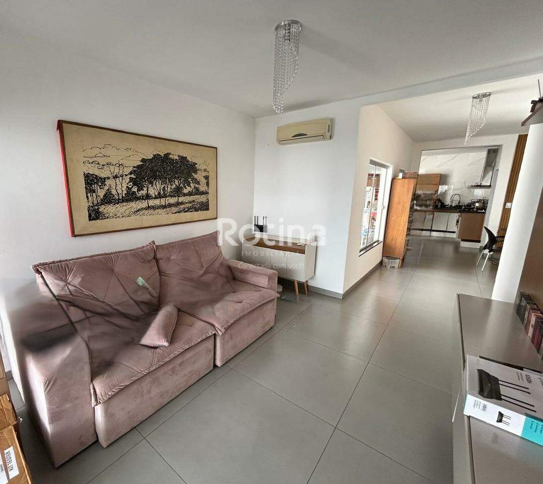 Casa para alugar, 3 quartos em Uberlândia no bairro Bom Jesus no valor de R$ 5.800,00 - Rotina Imobiliária: 