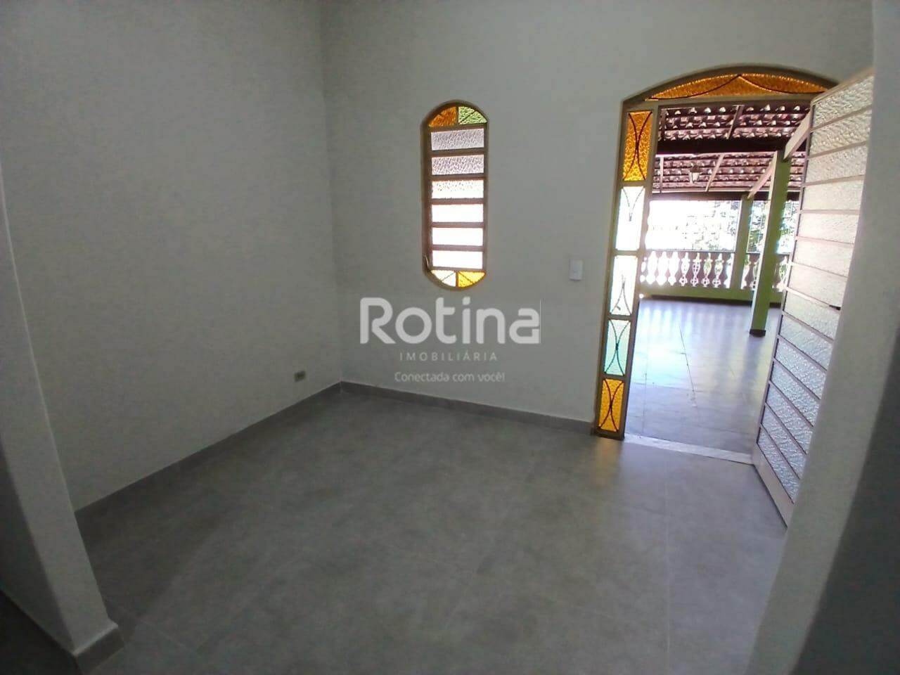 Casa para alugar, 4 quartos em Uberlândia no bairro Lídice no valor de R$ 3.300,00 - Rotina Imobiliária: 
