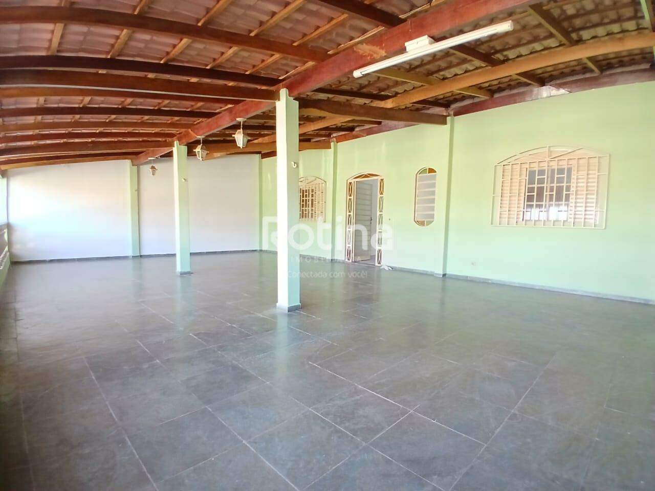 Casa para alugar, 4 quartos em Uberlândia no bairro Lídice no valor de R$ 3.300,00 - Rotina Imobiliária: 