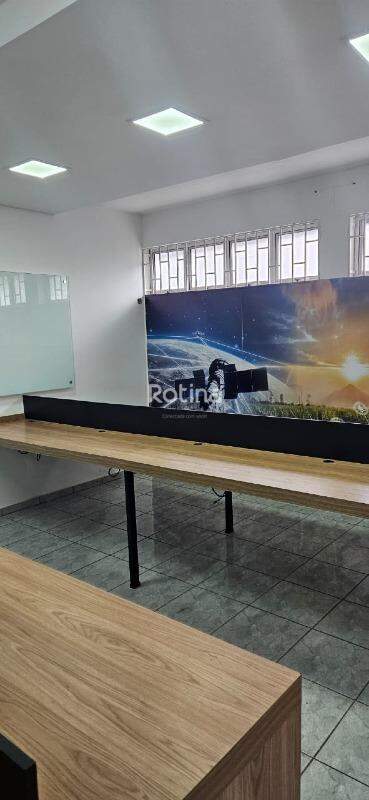 Sala para alugar, em Uberlândia no bairro Saraiva no valor de R$ 4.500,00 - Rotina Imobiliária: 