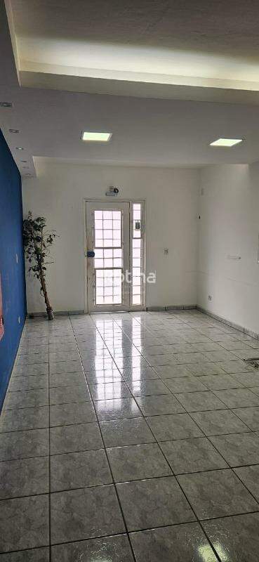 Sala para alugar, em Uberlândia no bairro Saraiva no valor de R$ 4.500,00 - Rotina Imobiliária: 