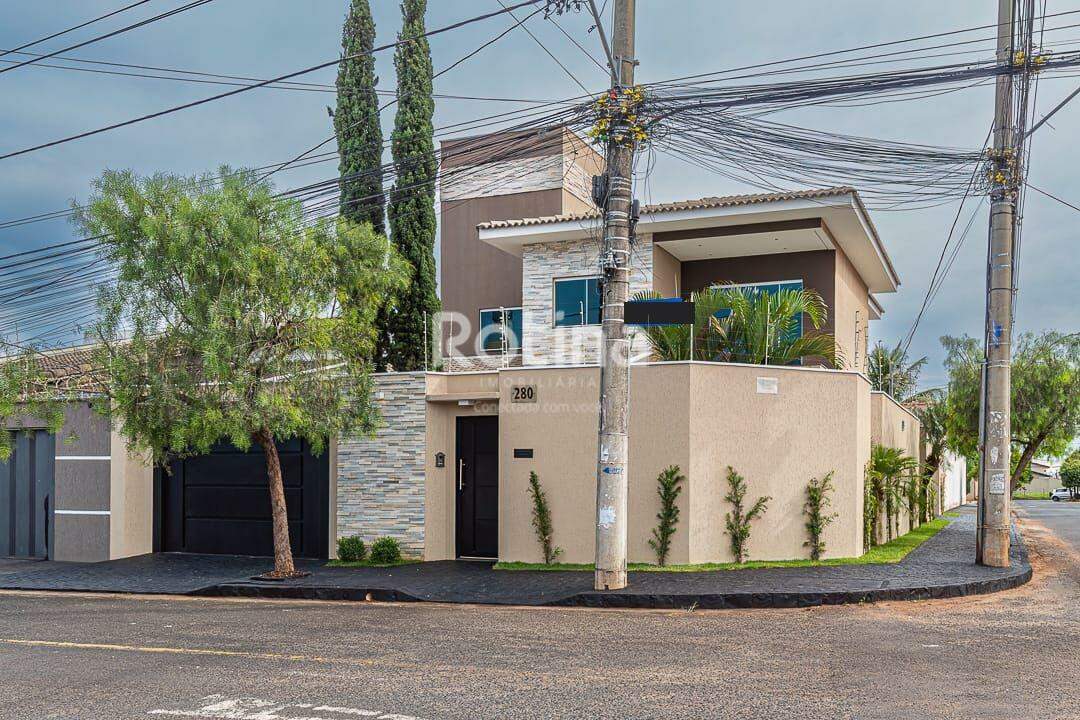 Casa para alugar, 4 quartos em Uberlândia no bairro Jardim Botânico no valor de R$ 7.000,00 - Rotina Imobiliária: 