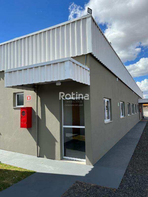 Área para alugar, em Uberlândia no bairro Santa Rosa no valor de R$ 12.500,00 - Rotina Imobiliária: 