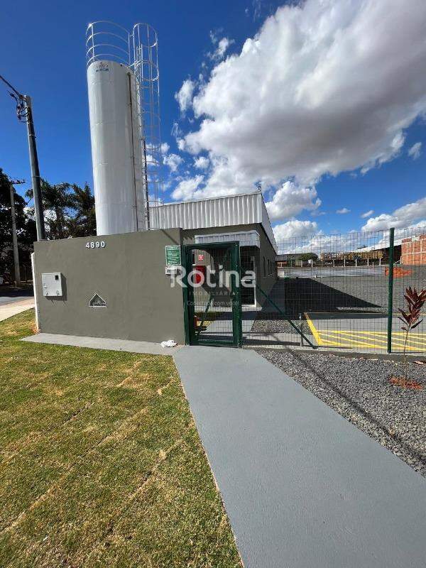 Área para alugar, em Uberlândia no bairro Santa Rosa no valor de R$ 12.500,00 - Rotina Imobiliária: 