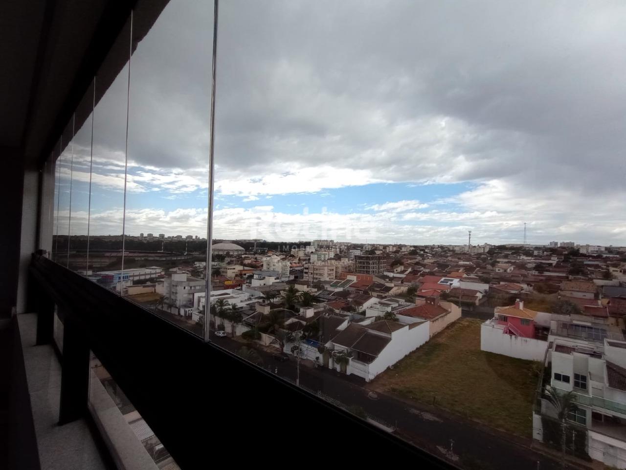 Apartamento para alugar, 3 quartos em Uberlândia no bairro Santa Mônica no valor de R$ 3.300,00 - Rotina Imobiliária: 