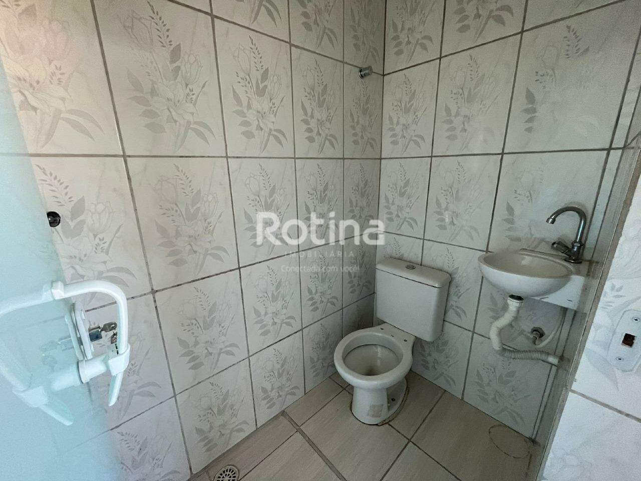 Sala para alugar, em Uberlândia no bairro Shopping Park no valor de R$ 600,00 - Rotina Imobiliária: 