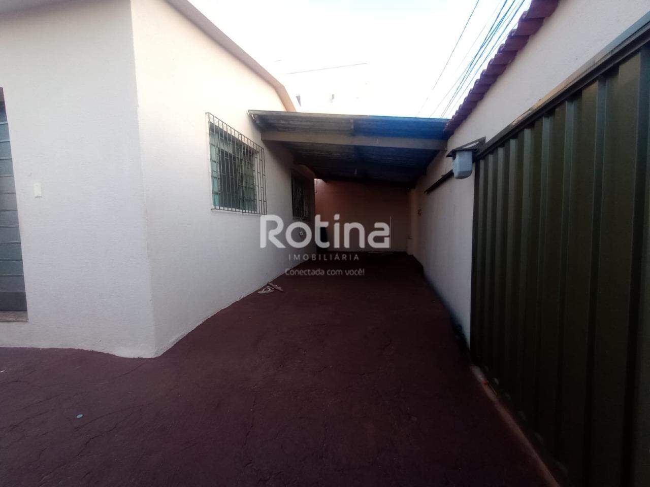 Casa para alugar, 3 quartos em Uberlândia no bairro Santa Mônica no valor de R$ 1.800,00 - Rotina Imobiliária: 