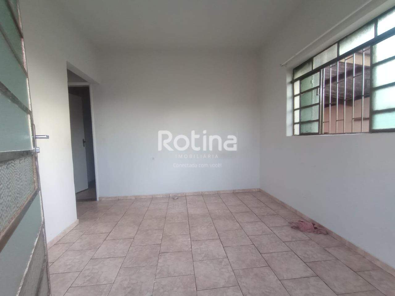 Casa para alugar, 3 quartos em Uberlândia no bairro Santa Mônica no valor de R$ 1.800,00 - Rotina Imobiliária: 