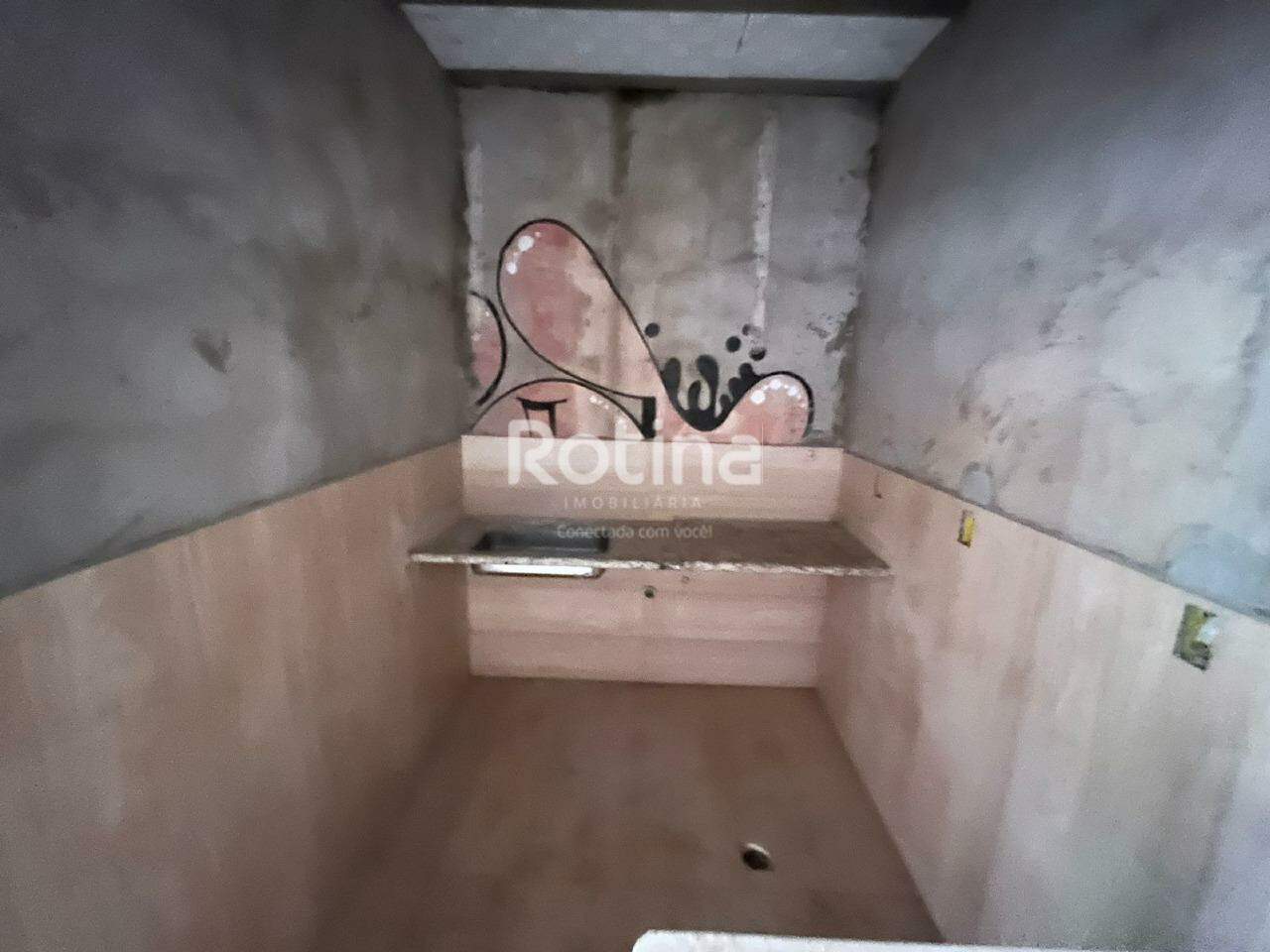 Galpão para alugar, em Uberlândia no bairro Jardim Patrícia no valor de R$ 5.000,00 - Rotina Imobiliária: 