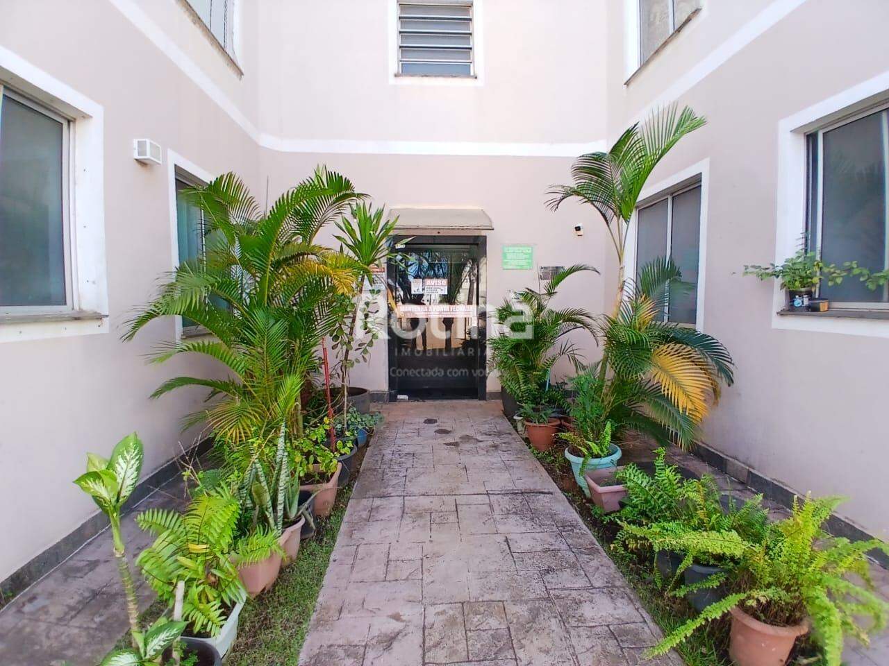 Apartamento para alugar, 2 quartos em Uberlândia no bairro Shopping Park no valor de R$ 950,00 - Rotina Imobiliária: 