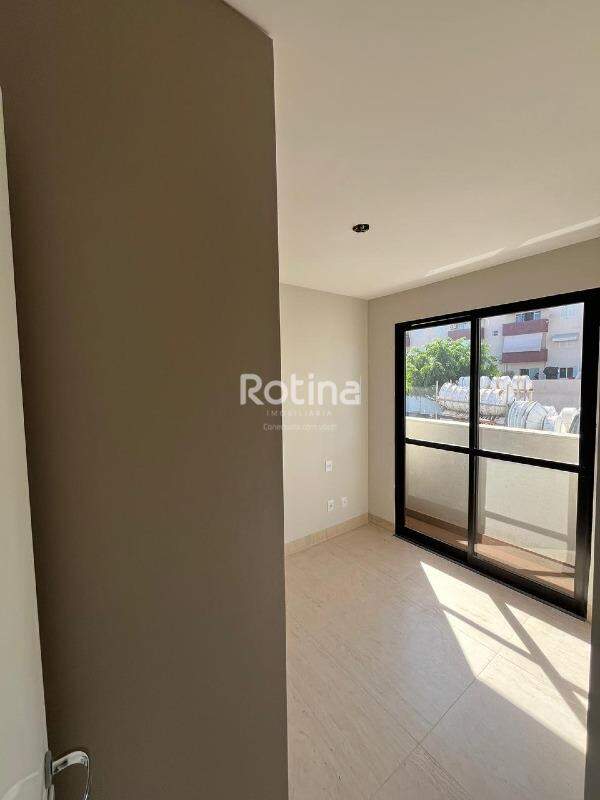 Apartamento à venda, 3 quartos em Uberlândia no bairro Umuarama no valor de R$ 490.000,00 - Rotina Imobiliária: 